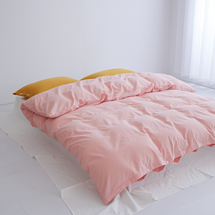 91家纺网 家纺一手货源 找家纺 水洗棉全棉纽扣款工艺混搭拼色四件套（系列一） 嫩粉+盐白（姜黄姜黄）