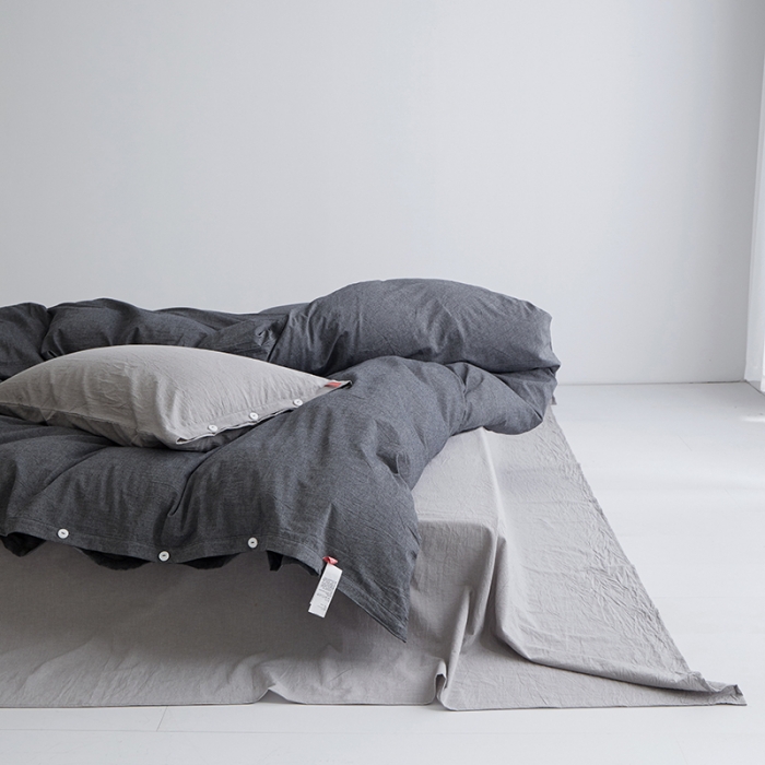 91家纺网 家纺一手货源 找家纺 水洗棉全棉纽扣款工艺混搭拼色四件套（系列一） 深灰+银灰（深灰银灰）