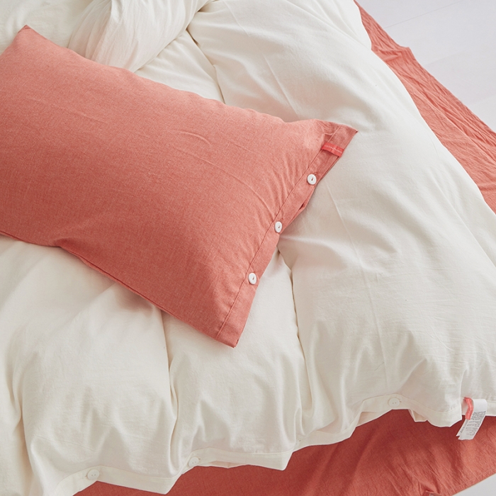 91家纺网 家纺一手货源 找家纺 水洗棉全棉纽扣款工艺混搭拼色四件套（系列一） 盐白+橘红（盐白橘红）