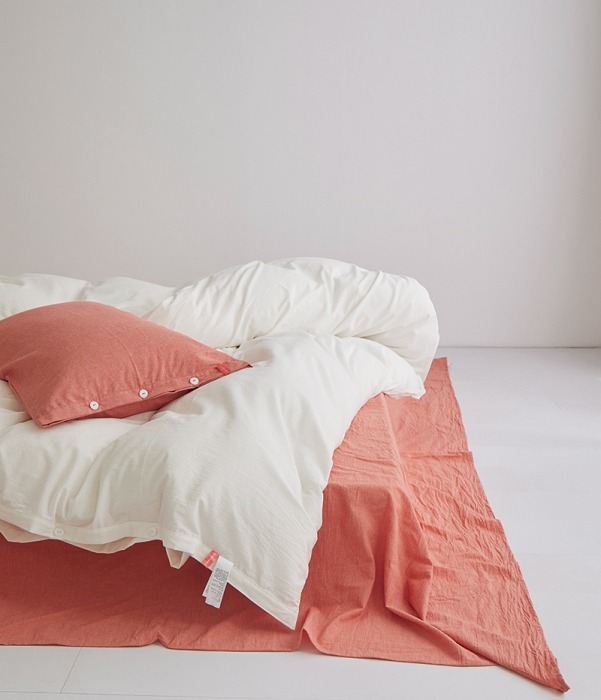 91家纺网 家纺一手货源 找家纺 水洗棉全棉纽扣款工艺混搭拼色四件套（系列一） 盐白+橘红（盐白橘红）
