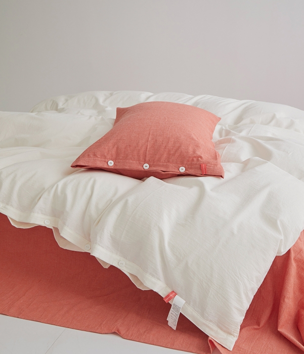 91家纺网 家纺一手货源 找家纺 水洗棉全棉纽扣款工艺混搭拼色四件套（系列一） 盐白+橘红（盐白橘红）