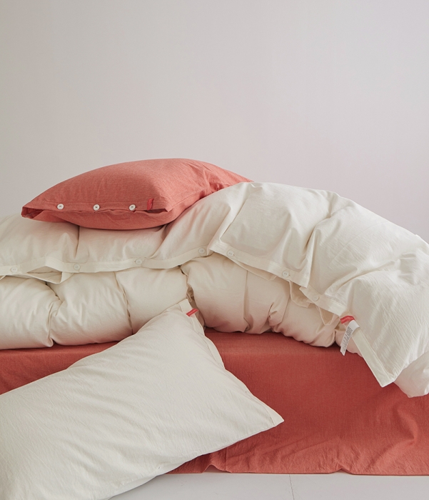 91家纺网 家纺一手货源 找家纺 水洗棉全棉纽扣款工艺混搭拼色四件套（系列一） 盐白+橘红（盐白橘红）