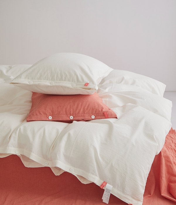 91家纺网 家纺一手货源 找家纺 水洗棉全棉纽扣款工艺混搭拼色四件套（系列一） 盐白+橘红（盐白橘红）