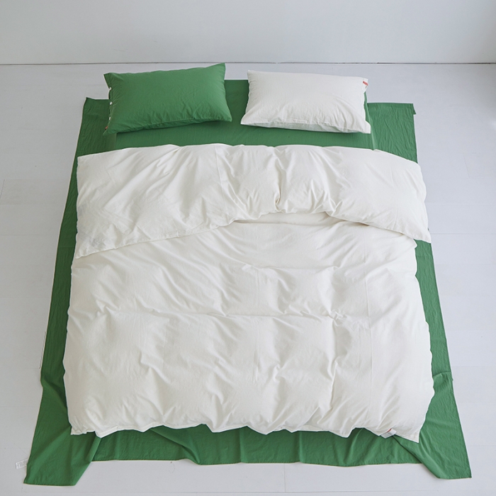 91家纺网 家纺一手货源 找家纺 水洗棉全棉纽扣款工艺混搭拼色四件套（系列一） 盐白+军绿（盐白军绿）