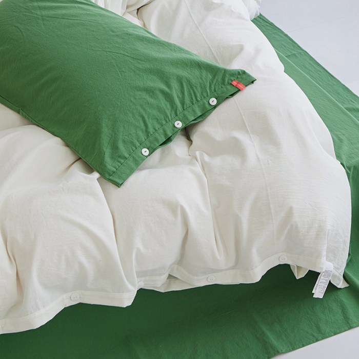 91家纺网 家纺一手货源 找家纺 水洗棉全棉纽扣款工艺混搭拼色四件套（系列一） 盐白+军绿（盐白军绿）