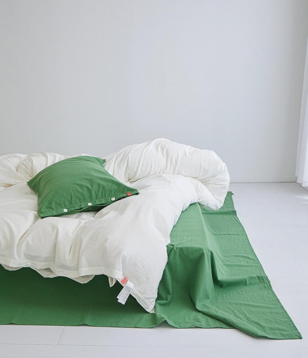 91家纺网 家纺一手货源 找家纺 水洗棉全棉纽扣款工艺混搭拼色四件套（系列一） 盐白+军绿（盐白军绿）