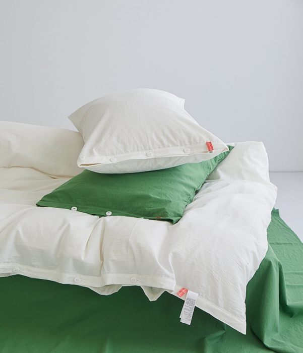 91家纺网 家纺一手货源 找家纺 水洗棉全棉纽扣款工艺混搭拼色四件套（系列一） 盐白+军绿（盐白军绿）