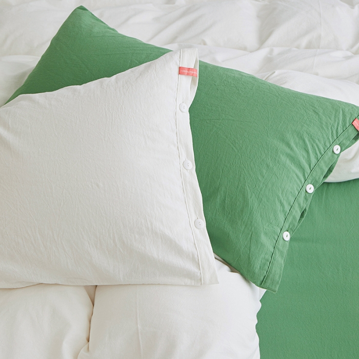 91家纺网 家纺一手货源 找家纺 水洗棉全棉纽扣款工艺混搭拼色四件套（系列一） 盐白+军绿（盐白军绿）