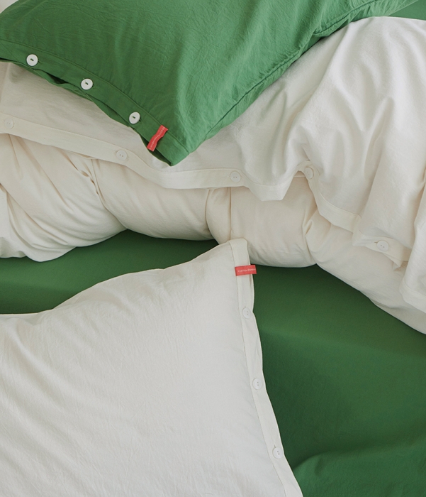 91家纺网 家纺一手货源 找家纺 水洗棉全棉纽扣款工艺混搭拼色四件套（系列一） 盐白+军绿（盐白军绿）