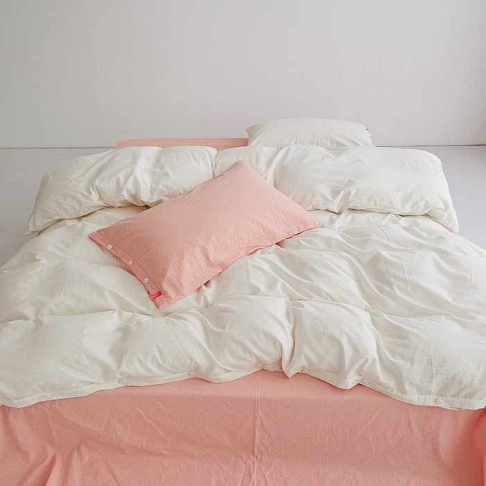 91家纺网 家纺一手货源 找家纺 水洗棉全棉高支高密纽扣款工艺混搭拼色四件套 盐白+嫩粉（盐白嫩粉）