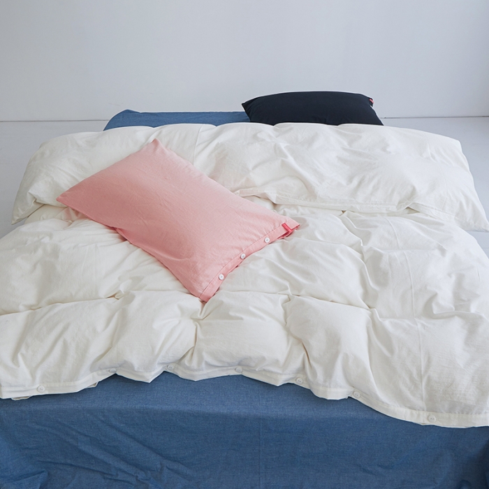 91家纺网 家纺一手货源 找家纺 水洗棉全棉纽扣款工艺混搭拼色四件套（系列一） 盐白+深蓝（嫩粉炭黑）