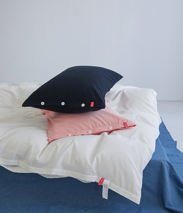 91家纺网 家纺一手货源 找家纺 水洗棉全棉纽扣款工艺混搭拼色四件套（系列一） 盐白+深蓝（嫩粉炭黑）