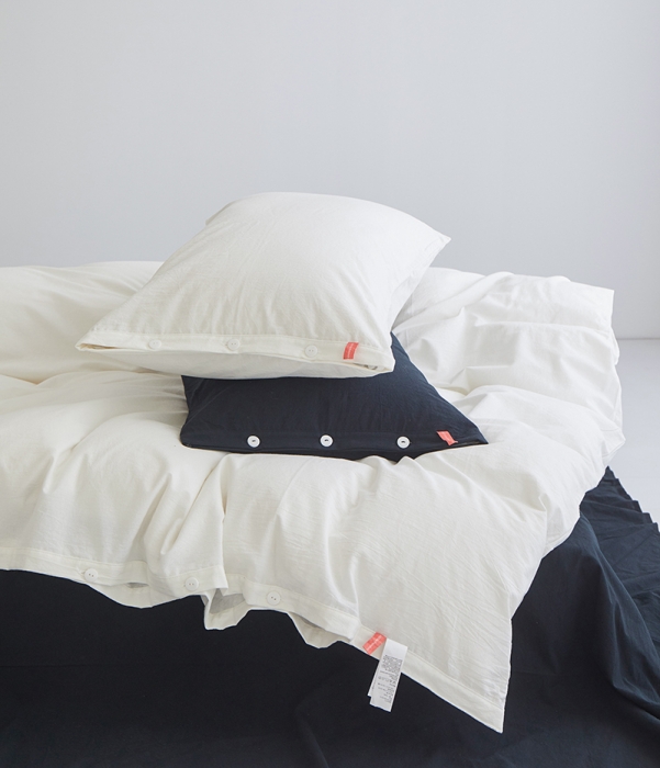 91家纺网 家纺一手货源 找家纺 水洗棉全棉纽扣款工艺混搭拼色四件套（系列一） 盐白+炭黑（盐白炭黑）