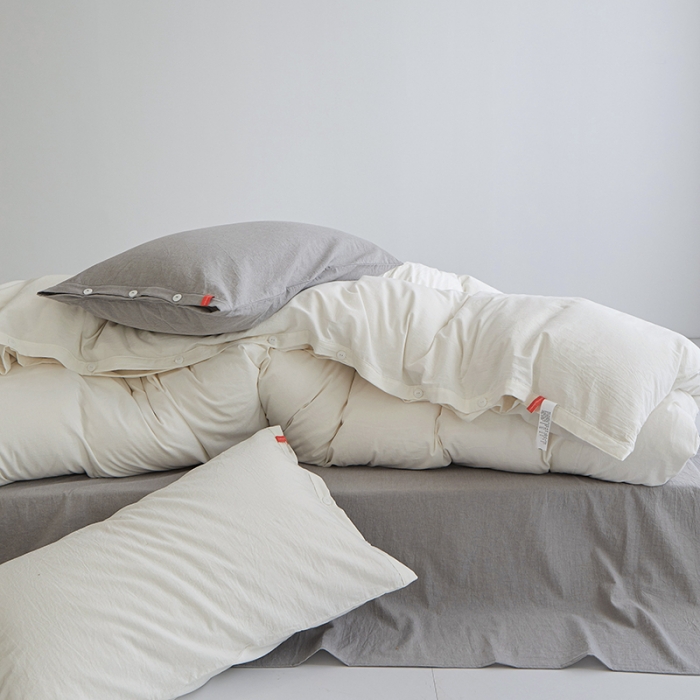 91家纺网 家纺一手货源 找家纺 水洗棉全棉纽扣款工艺混搭拼色四件套（系列一） 盐白+银灰（盐白银灰）