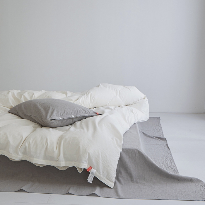 91家纺网 家纺一手货源 找家纺 水洗棉全棉纽扣款工艺混搭拼色四件套（系列一） 盐白+银灰（盐白银灰）