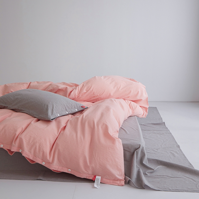 91家纺网 家纺一手货源 找家纺 总安莱生活水洗棉全棉色经色纬高支高密纽扣款工艺混搭拼色四件套（系列一）