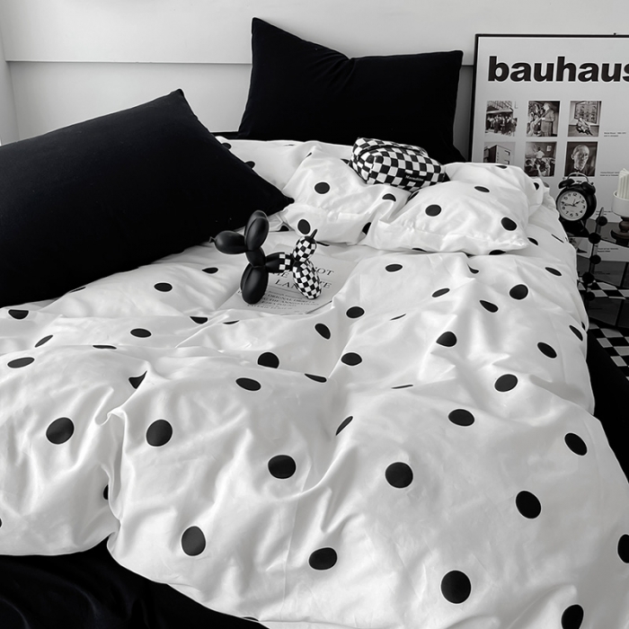 91家纺网 家纺一手货源 找家纺 梦家居 2023新款简约北欧全棉水洗棉混搭四件套 黑白圆点