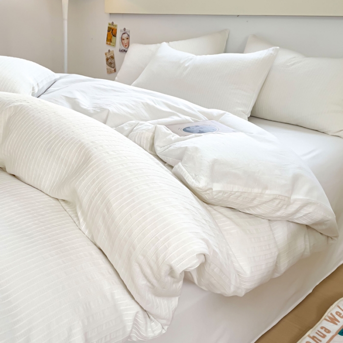 91家纺网 家纺一手货源 找家纺 千朵 2023新款色织条纹四件套 锦瑟白