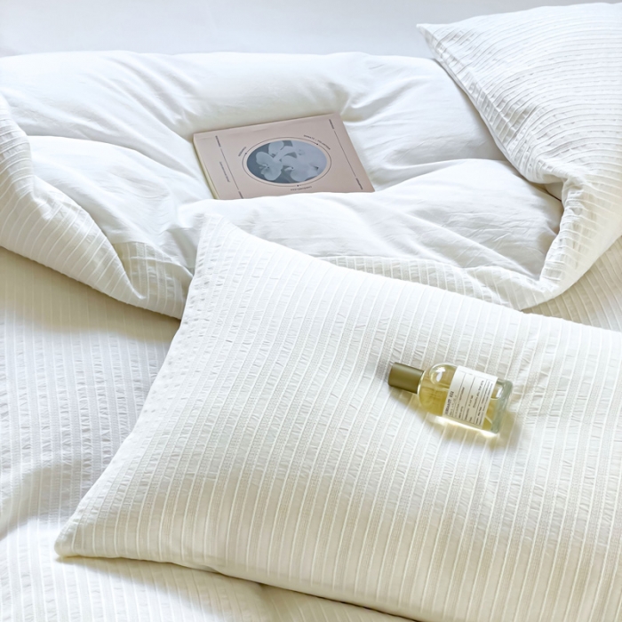 91家纺网 家纺一手货源 找家纺 千朵 2023新款色织条纹四件套 锦瑟白