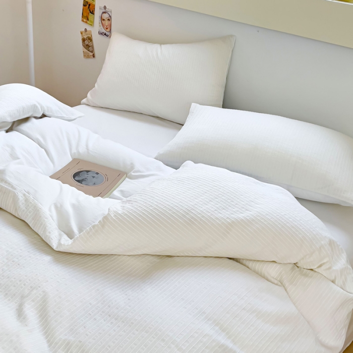 91家纺网 家纺一手货源 找家纺 千朵 2023新款色织条纹四件套 锦瑟白