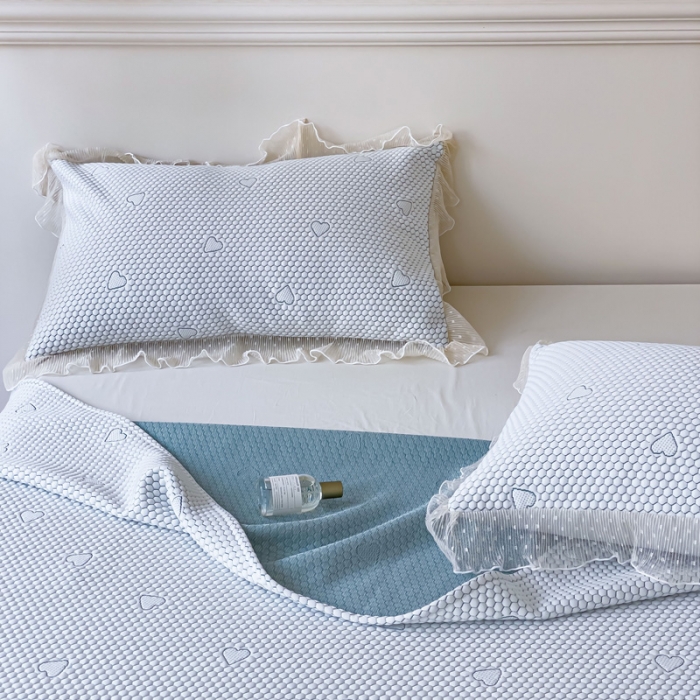 91家纺网 家纺一手货源 找家纺 千朵 2023新款凉感丝冰豆豆凉席 爱心绿