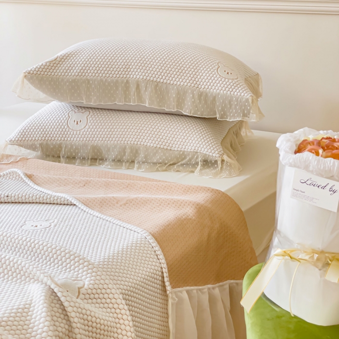 91家纺网 家纺一手货源 找家纺 千朵 2023新款凉感丝冰豆豆凉席 小熊咖