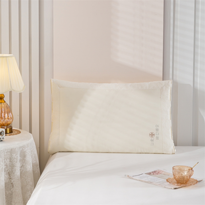 91家纺网 家纺一手货源 找家纺 其乐 2023新款韩式蛋白蕾丝枕头枕芯 米白