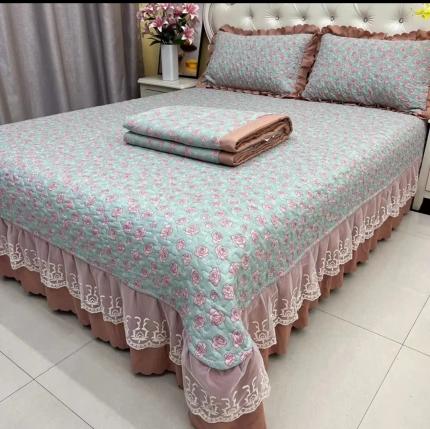 91家纺网 家纺一手货源 找家纺 (总)艺慕 2025新款双层纱水洗棉麻蕾丝花边床盖