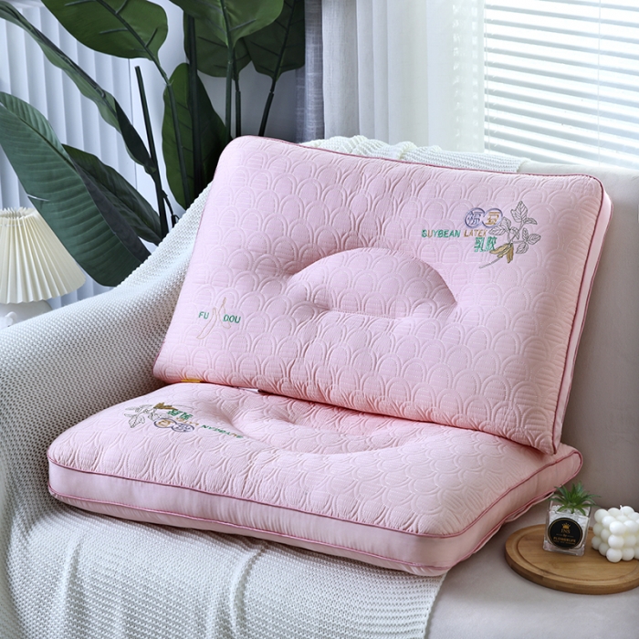 91家纺网 家纺一手货源 找家纺 拾光 2023新款立体乳胶福豆柔软云感枕芯 粉色