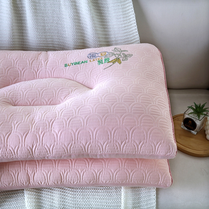 91家纺网 家纺一手货源 找家纺 拾光 2023新款立体乳胶福豆柔软云感枕芯 粉色