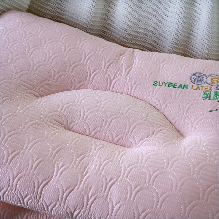 91家纺网 家纺一手货源 找家纺 拾光 2023新款立体乳胶福豆柔软云感枕芯 粉色