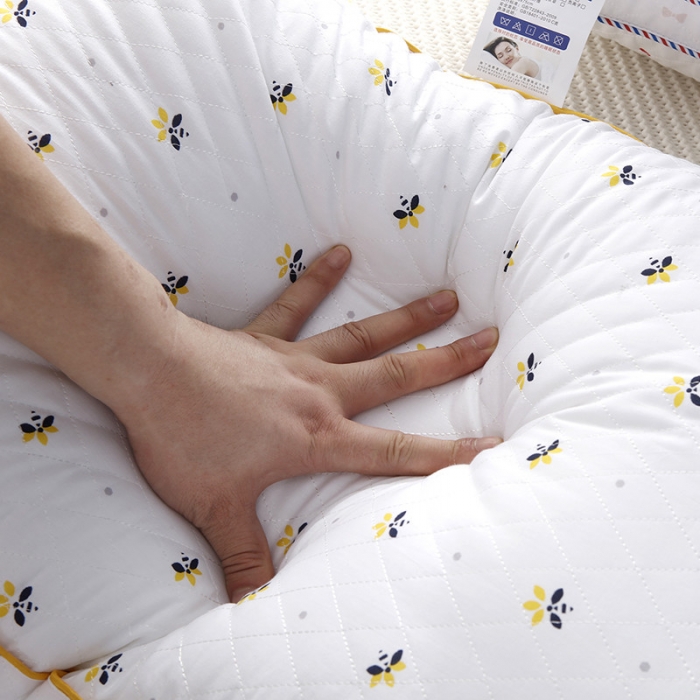 91家纺网 家纺一手货源 找家纺 （总）拾光 2023新款全棉刺绣清新印花酒店羽丝绒枕