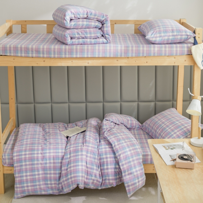 91家纺网 家纺一手货源 找家纺 柠萌 A类全棉色织水洗棉简约条纹格子学生季宿舍上下铺三件套 简爱紫格