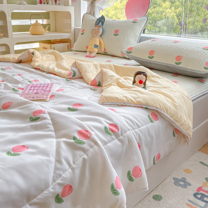 91家纺网 家纺一手货源 找家纺 慕尚 2025新款乳胶凉席水洗棉夏被三件套四件套 郁金香