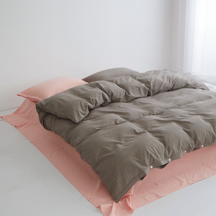 91家纺网 家纺一手货源 找家纺 总安莱生活水洗棉全棉色经色纬高支高密纽扣款工艺混搭拼色四件套（系列二）