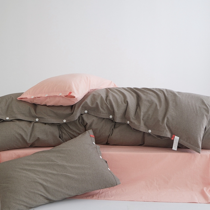 91家纺网 家纺一手货源 找家纺 总安莱生活水洗棉全棉色经色纬高支高密纽扣款工艺混搭拼色四件套（系列二）