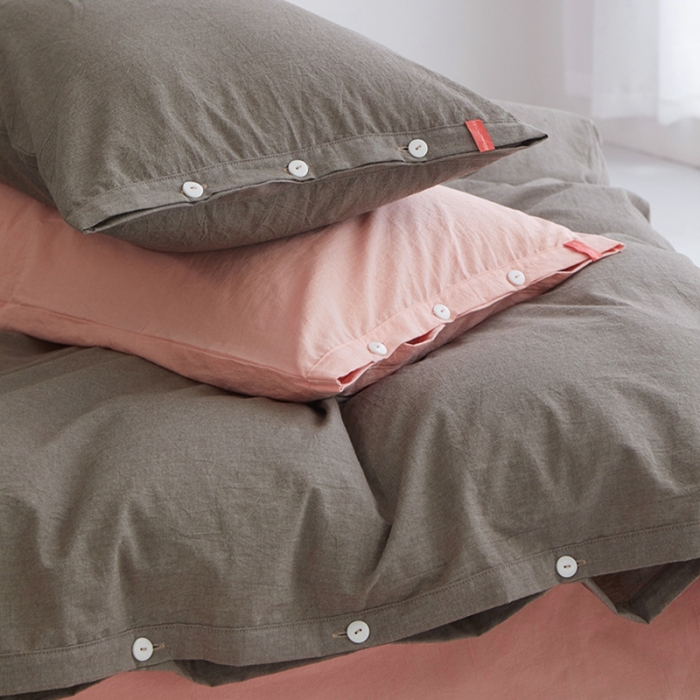 91家纺网 家纺一手货源 找家纺 总安莱生活水洗棉全棉色经色纬高支高密纽扣款工艺混搭拼色四件套（系列二）