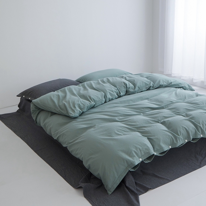 91家纺网 家纺一手货源 找家纺 安莱生活水洗棉全棉色经色纬高支高密纽扣款工艺混搭拼色四件套（系列二） 灰绿+深灰（灰绿深灰）