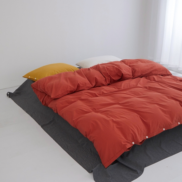 91家纺网 家纺一手货源 找家纺 水洗棉全棉纽扣款工艺混搭拼色四件套（系列二） 砖红+深灰（姜黄盐白）