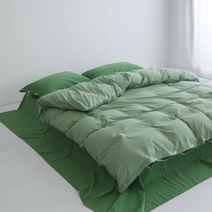 91家纺网 家纺一手货源 找家纺 安莱生活水洗棉全棉色经色纬高支高密纽扣款工艺混搭拼色四件套（系列二） 嫩绿+军绿（军绿军绿）