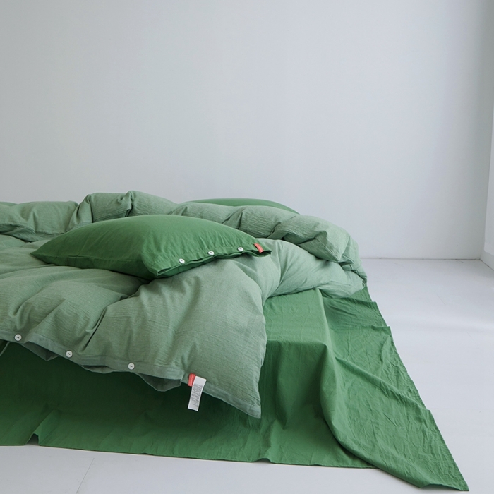 91家纺网 家纺一手货源 找家纺 安莱生活水洗棉全棉色经色纬高支高密纽扣款工艺混搭拼色四件套（系列二） 嫩绿+军绿（军绿军绿）