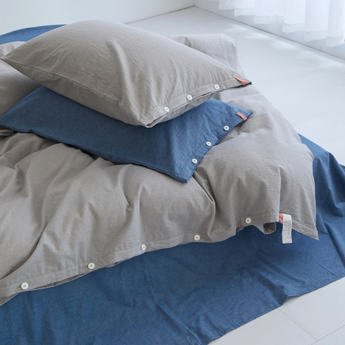 91家纺网 家纺一手货源 找家纺 安莱生活水洗棉全棉色经色纬高支高密纽扣款工艺混搭拼色四件套（系列二） 银灰+深蓝（银灰深蓝）