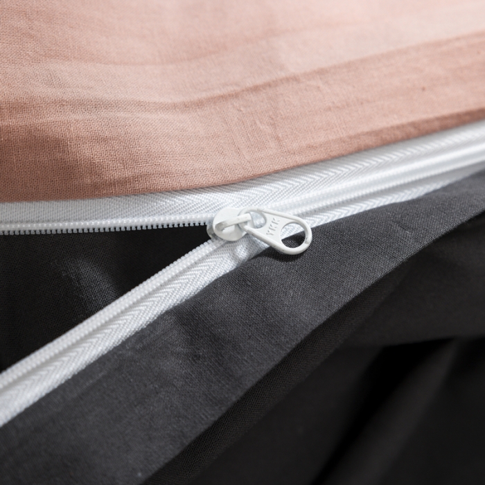 91家纺网 家纺一手货源 找家纺 柠萌 2025新款A类色织水洗棉学生简约上下铺宿舍三件套 豆沙深灰