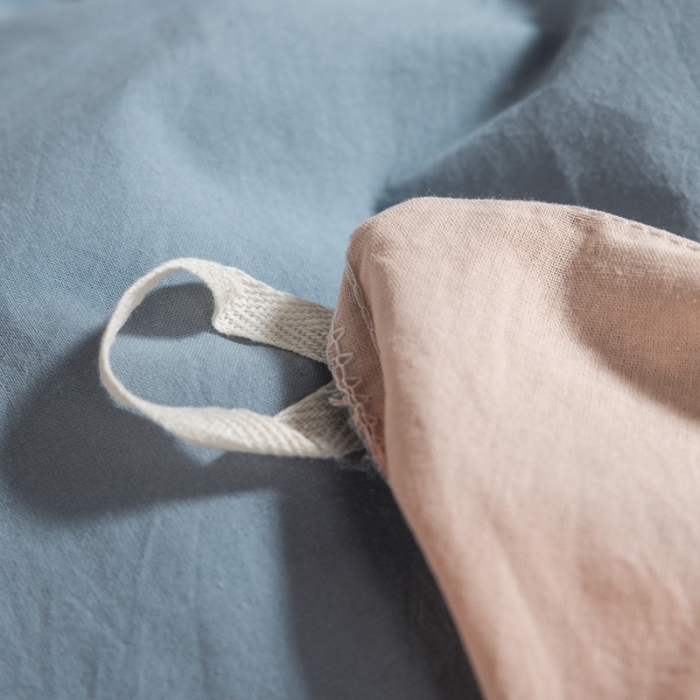 91家纺网 家纺一手货源 找家纺 柠萌 2025新款A类色织水洗棉学生简约上下铺宿舍三件套 浅蓝粉