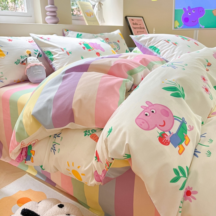 91家纺网 家纺一手货源 找家纺 金爱家 2023新款小猪佩奇正版授权纯棉印花系列四件套 小猪佩奇-春游佩奇