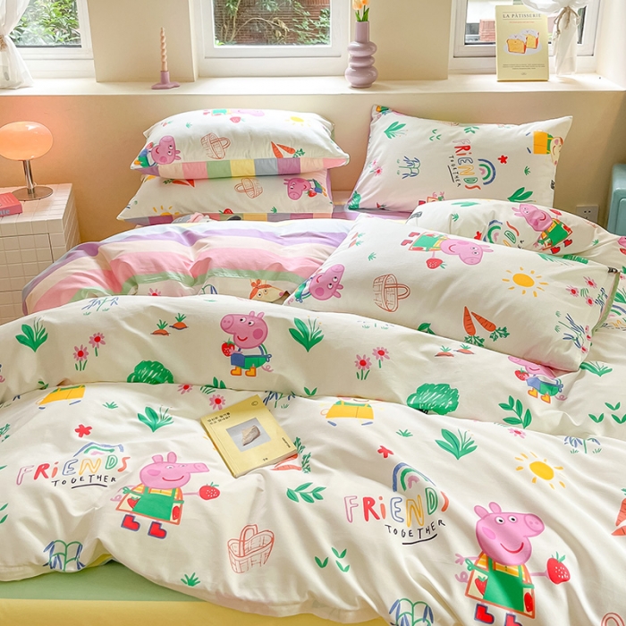 91家纺网 家纺一手货源 找家纺 金爱家 2023新款小猪佩奇正版授权纯棉印花系列四件套 小猪佩奇-春游佩奇