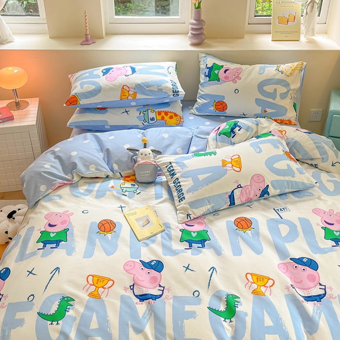 91家纺网 家纺一手货源 找家纺 金爱家 2023新款小猪佩奇正版授权纯棉印花系列四件套 小猪佩奇-运动佩奇
