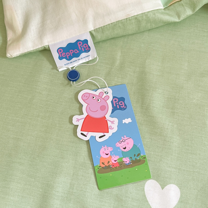 91家纺网 家纺一手货源 找家纺 金爱家 2023新款小猪佩奇正版授权纯棉印花系列四件套 小猪佩奇-字母佩奇