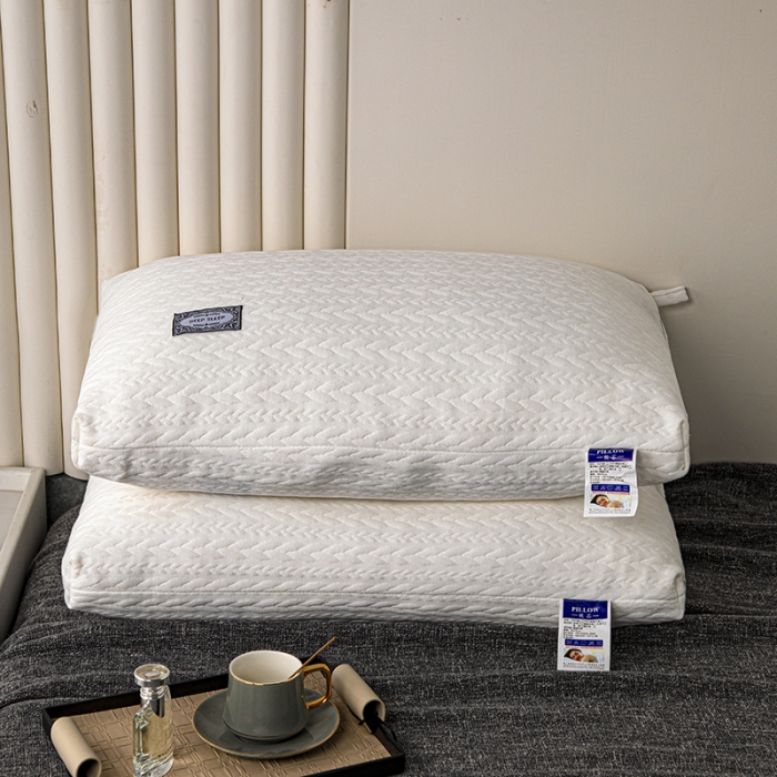 91家纺网 家纺一手货源 找家纺 拾光枕芯 2023新款贴标针织麻花亲肤羽丝棉高档枕芯 白色