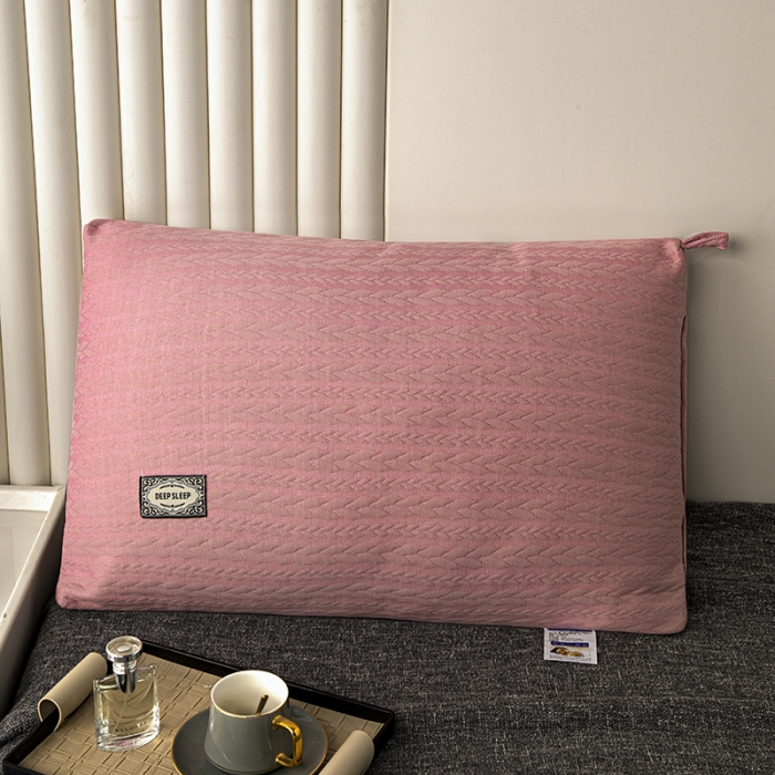 91家纺网 家纺一手货源 找家纺 拾光枕芯 2023新款贴标针织麻花亲肤羽丝棉高档枕芯 粉色